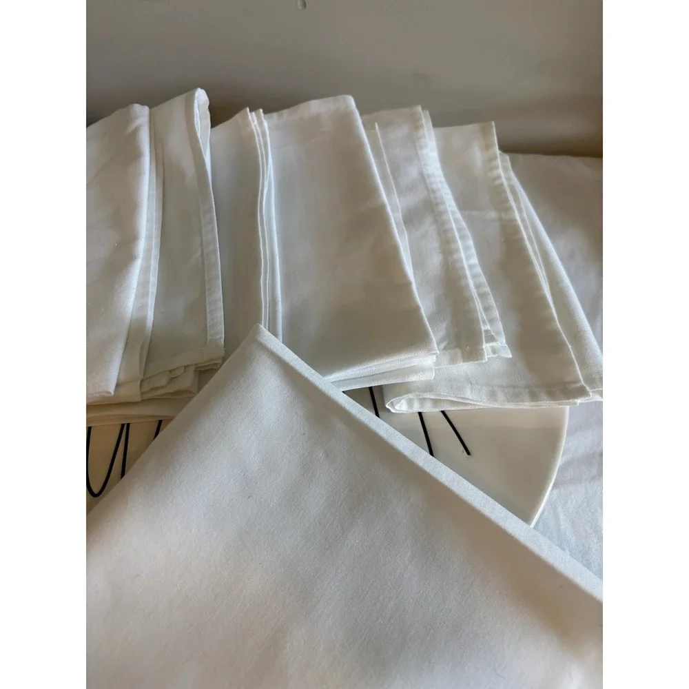 Set of 10 White Cloth Dinner Napkins Square Cotton Blend Reusable Table Linens